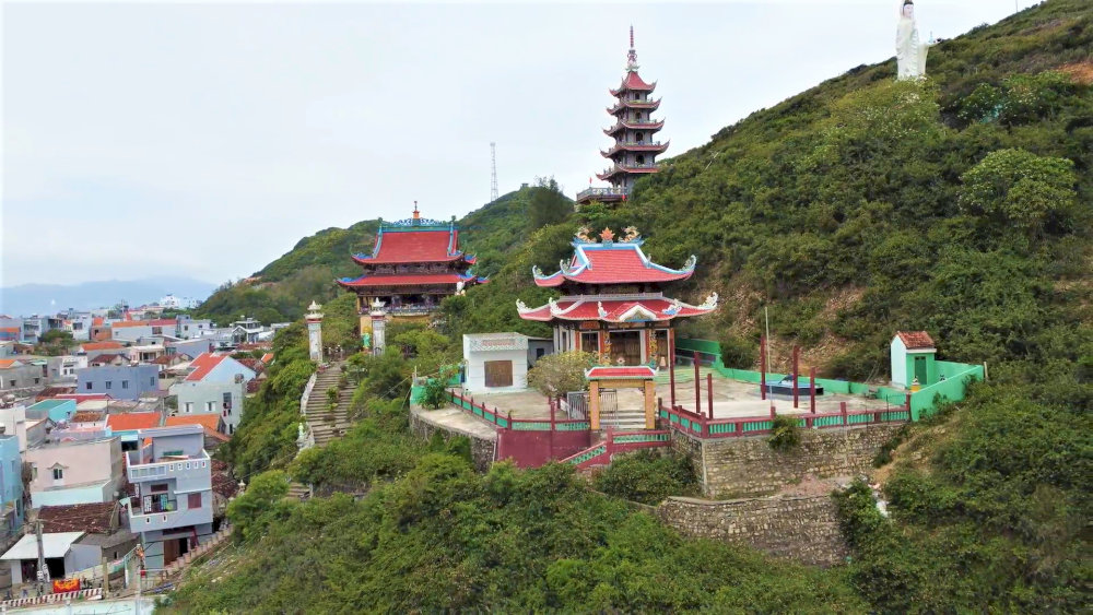 Chùa Phước Sa nhìn từ trên cao